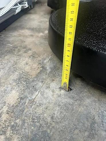 Suncobrani, tende i paviljoni: Postolje za baštenski suncobran sa točkićima – crno - Tip: baza za — 14