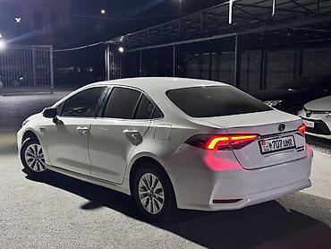 Продажа авто: Toyota Corolla: 2022 г., 1.8 л, Автомат, Гибрид, Седан — 4