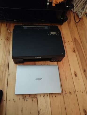 Apple MacBook: Paket: noutbuk + printer + xarici disk - Noutbuk: Acer (gümüşü rəng)