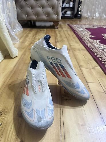 Butslar: Butslar Adidas, Ölçü: 42, İşlənmiş — 4