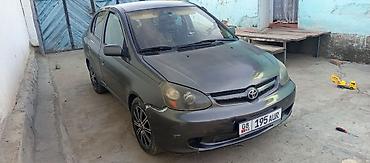 Toyota: Toyota Echo: 2003 г., 1.5 л, Механика, Бензин, Седан — 4