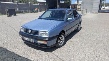 Volkswagen: Volkswagen Vento: 1993 г., 1.8 л, Механика, Бензин, Седан