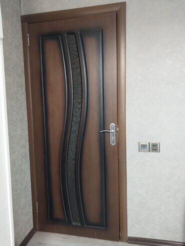 сейфовые двери в баку: İşlənmiş Otaq qapısı Şəbəkə ilə, Zəmanətsiz, Ünvandan götürmə