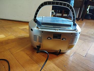 Zvučnici i stereo sistemi: Hitachi radiokasetofon Nema antenu inace radi, malo ga zeza dugme za — 11