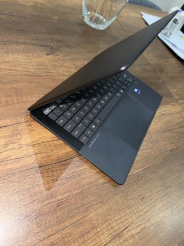 hp notbuk: HP OmniBook Ultra Flip (Ultra 9 / 32GB / 2TB) Intel Core Ultra 9 288V — 4