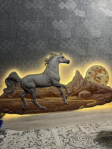 сабр саат: Декоративное настенное панно с подсветкой и часами - Большое — 2