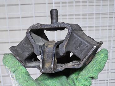 Подушки коробки передач: Подушка коробки передач Mercedes-Benz 1990 г., Б/у, Оригинал, Германия — 13