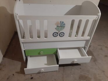 Beşiklər: Oğlan və qız üçün, İşlənmiş, Dördbucaq, Beşik, Dəstsiz, Yellənmə mexanizm ilə — 2