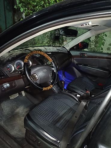 Hyundai: Hyundai Sonata sedan - Kuzov: qara rəng, 4 qapılı sedan - Mühərrik və — 4
