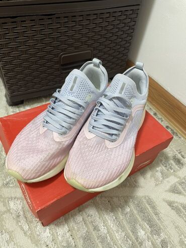 беговые красовки: Кроссовки для бега Li-Ning (женская/унисекс модель) 37