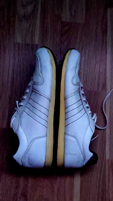 Krasofkalar və idman ayaqqabıları: Polaris krassovkası. 42 razmerdir. 2 manat — 7