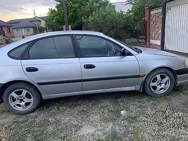 оочень: Toyota Avensis: 2001 г., 1.8 л, Автомат, Бензин, Лифтбек — 4