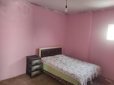 genclıkde kiraye evler: İkinci ev 65 m² - 2 yataq otağı, 1 zaldan ibarətdir. Ev orta — 3