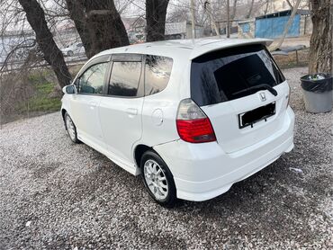 Honda: Honda Fit: 2004 г., 1.3 л, Вариатор, Бензин, Хэтчбэк — 3