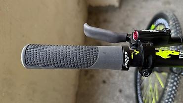 velosiped tutacagi: Velosiped – Спортмастер BT-507, dağ/şossə tipli hibrid dizayn. -Çox — 9