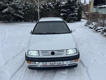 Volkswagen: Volkswagen Vento: 1992 г., 1.8 л, Механика, Бензин, Седан