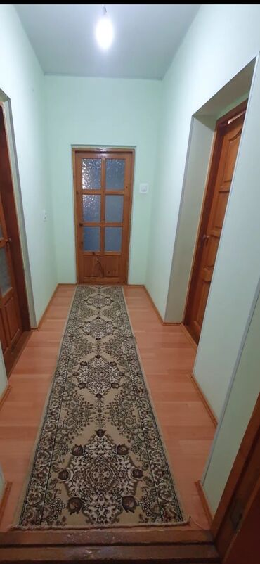дом совхоз алатоо: 50 кв. м, 3 бөлмө, Унаа токтотуучу жай, Забор, тосулган