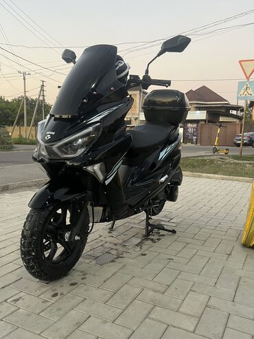 купить трехколесный скутер для взрослых: Макси скутер Yamaha, 150 куб. см, Бензин, Б/у