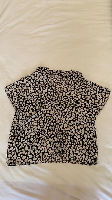 godekce qadin: ZARA qadın bluzası - Model: qısaqol, V-şəkilli yaxalı - Naqış: qara — 4