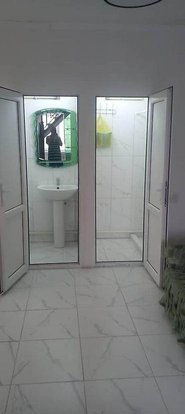 Аренда магазинов: Новопавловка Сдается двухэтажное помещение Площадь: 102м2 На 1-этаже — 2