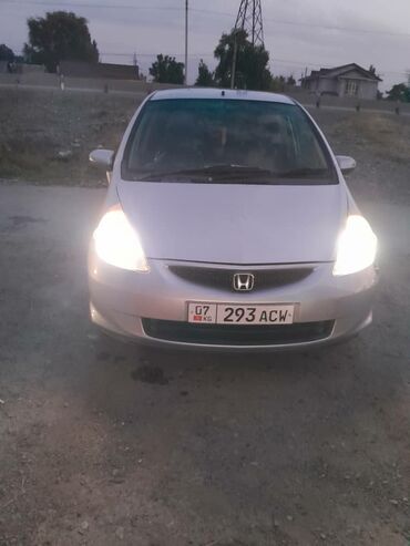 самая дешевая машина в бишкеке: Honda Fit: 2002 г., 1.3 л, Вариатор, Бензин