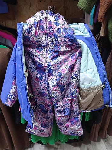 Верхняя одежда: Комбинезон бу 2ка, на 5-6 лет есть дефект, смотрите 3 фото — 2