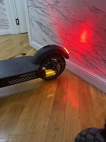 elektro skuter kredit: Acer elektrik skuter - Rəqəmsal LED ekran: sürət (km/saat), batareya — 4