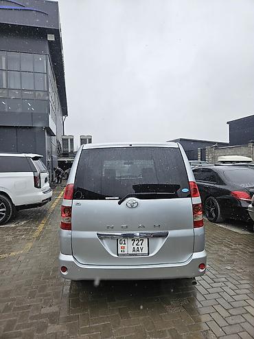 Toyota: Toyota Noah: 2003 г., 2 л, Автомат, Бензин, Минивэн — 6
