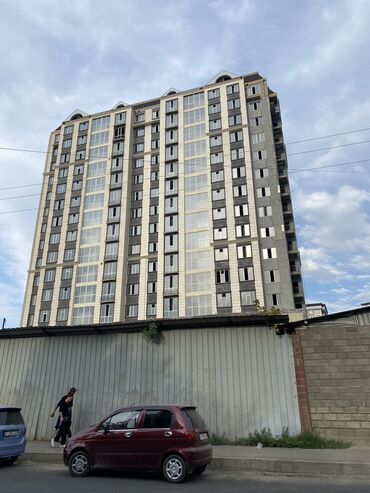 продаю 1 ком квартиру в бишкеке: 2 комнаты, 80 м², Элитка, 9 этаж, ПСО (под самоотделку)