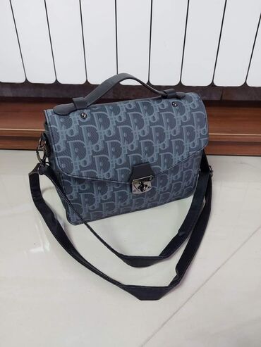 Torbe: Cena torbi 2450
Cena kaisa 1.700
Cena novcanika 1.700
Alb sa porezom — 6