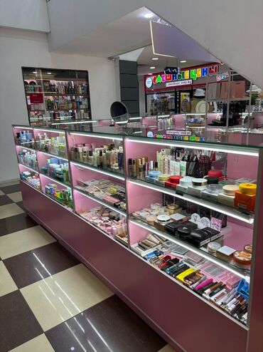 место для магазина: Сатам Бутик Islet in the mall, 16 кв. м, 2 кабат