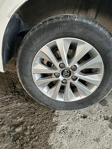 byd e1: Toyota Corolla: 2019 г., 1.8 л, Гибрид, Седан — 3