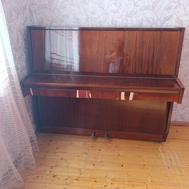 gumuş qaşıq alıram: Aynur92👑kod5363 Qiymet:160 Azn Pianino satilir Veziyyet:iwlek