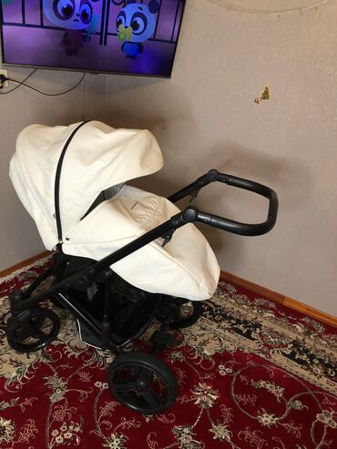 Gəzinti arabaları: Cemi 4 ay istifade olunub yeni kimidir. 2 lyulkadan ibaretdir . Cox — 12