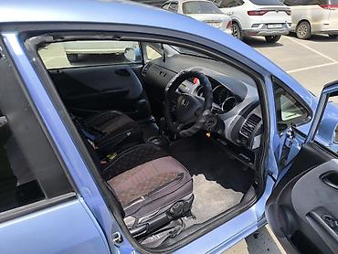Honda: Honda Fit: 2002 г., 1.3 л, Вариатор, Бензин — 9