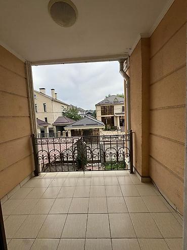 Долгосрочная аренда домов: 280 м², 6 комнат, Парковка — 5