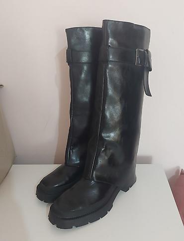 planeta sport ugg cizme: Zara Crne kožne ženske čizme do kolena, sa masivnim đonom i kaišem s — 2