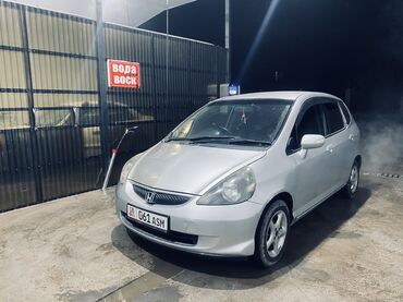 Honda: Honda Fit: 2002 г., 1.3 л, Вариатор, Бензин, Хэтчбэк at lalafo.kg — 1 Honda: Honda Fit: 2002 г., 1.3 л, Вариатор, Бензин, Хэтчбэк — 1