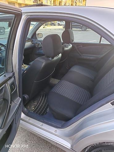 Mercedes-Benz: Mercedes-Benz E-Class: 3.2 l | — 6