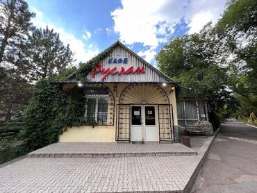земельный участок в караколе: Продам! Комм.недвиж, кафе в г.Кара-Балта 150 м2, 5 соток, действующий