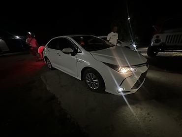 Продажа авто: Toyota Corolla: 2021 г., 1.8 л, Гибрид, Седан — 2
