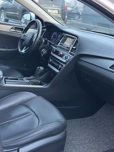Hyundai: Hyundai Sonata: 2019 г., 2 л, Автомат, Газ — 9