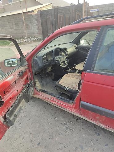 машина на варянт: Volkswagen Passat Variant: 1993 г., 1.8 л, Механика, Бензин, Универсал — 5