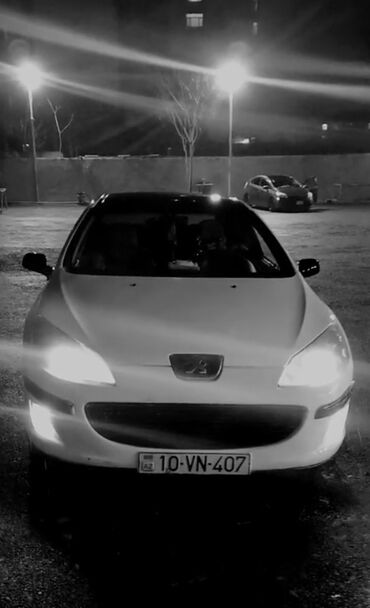 Peugeot: Peugeot 407 sedan Xarici görünüş: - Ağ rəngli kuzov dam qara, 4 qapı — 3