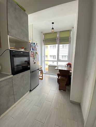 rent flat: Сдаю 3х ком.кв на долгий срок. Частично с мебелью. Квартира светлая — 3