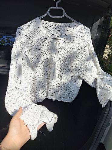 ağ pencek: Ağ rəngli, əl işi krujeva toxunuşlu qadın kardiqanı. - Material — 1
