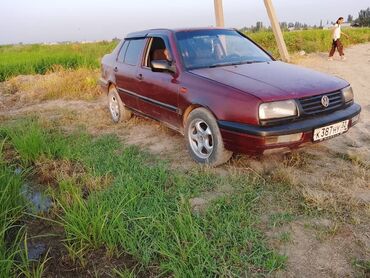 продажа авто бишкек: Volkswagen Vento: 1994 г., 1.8 л, Механика, Бензин, Седан