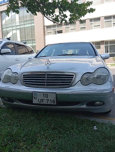 İnformatika: Mercedes-Benz C-Class: 3.2 l | 2001 il Sedan