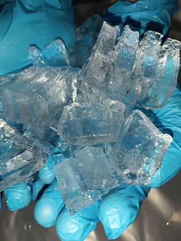 стаканы под кофе: Лёд для напитков Half-Cube-ice мелкий в форме ром ( не кубик)