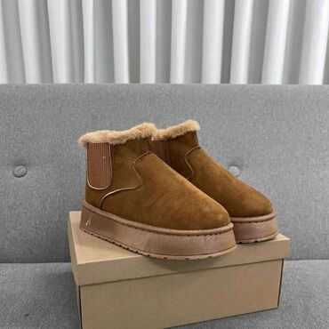 Čizme: NABAVKA
36-41
3900 din 💥 — 1